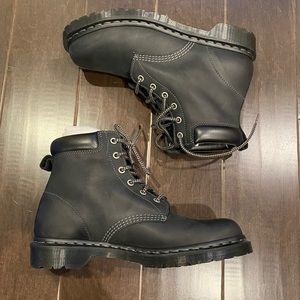 New in box! Black Dr Martens